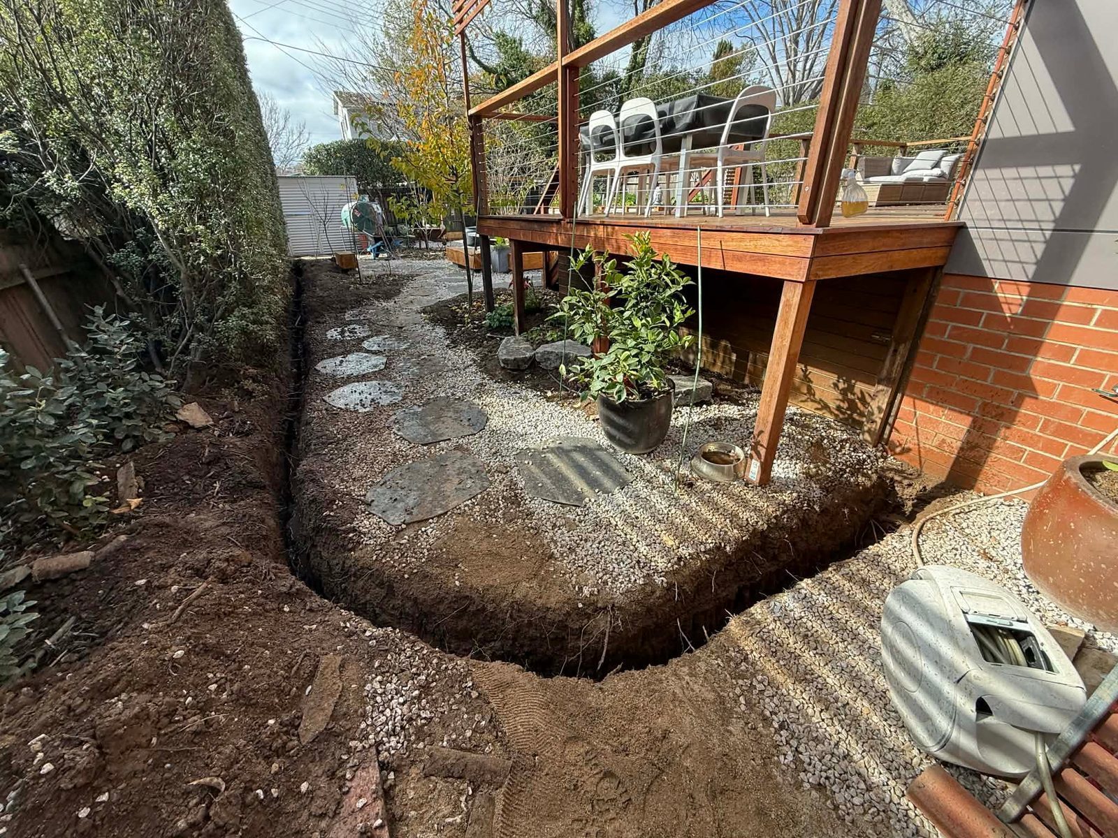 Narrow hydrovac trench for pipe installation, Canberra